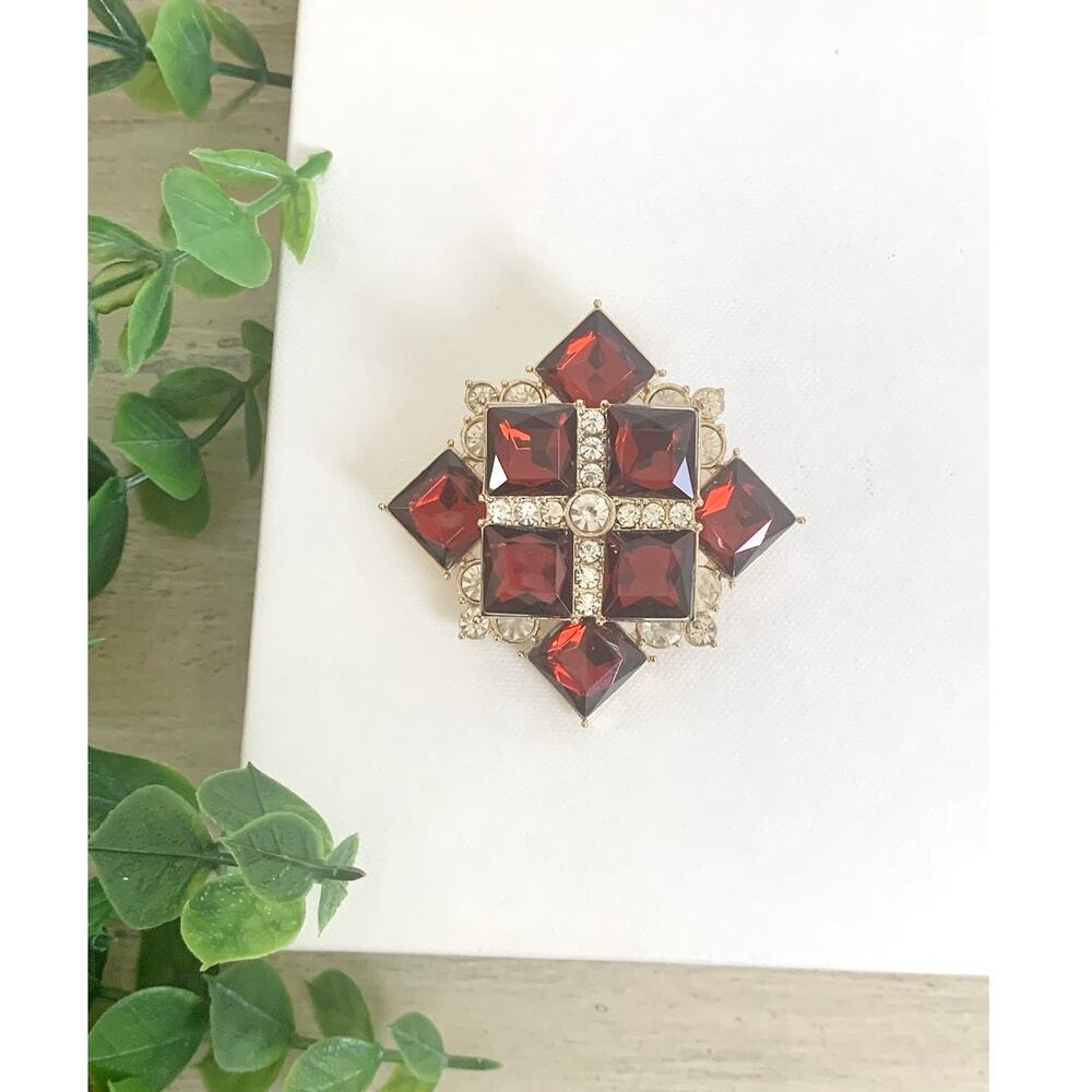 Avon Brooch Bijou de Collection Red Rhinestone Statement Pin 2014 Glam Regency